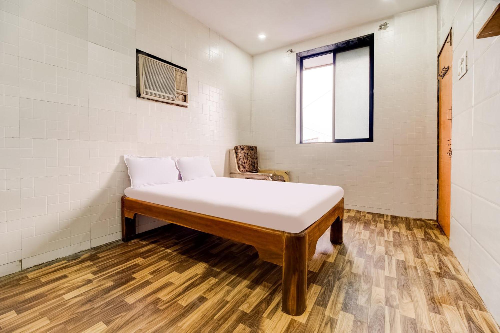 Hotel O Sargam Lodging And Boarding Ulhasnagar Bagian luar foto