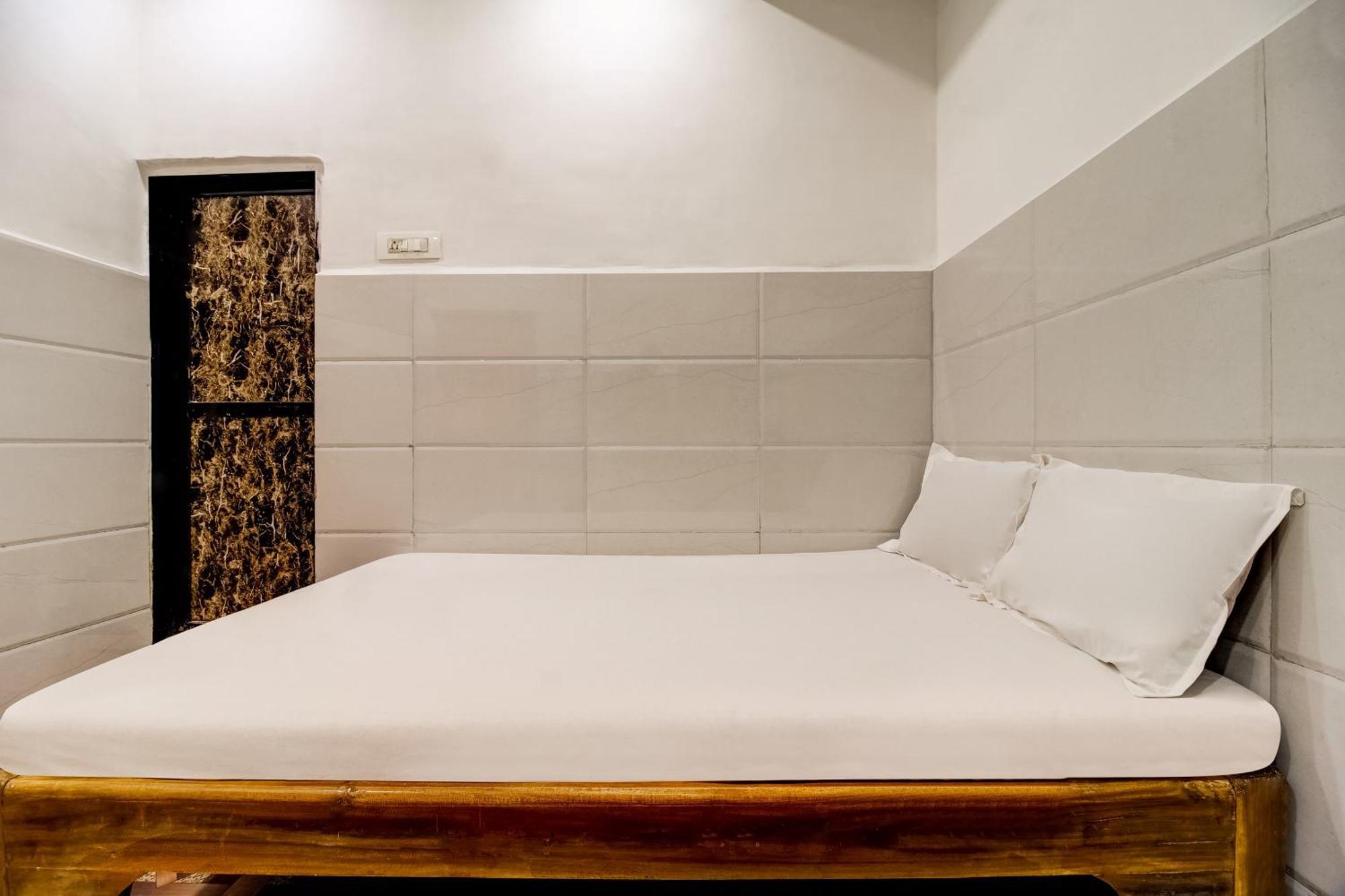 Hotel O Sargam Lodging And Boarding Ulhasnagar Bagian luar foto