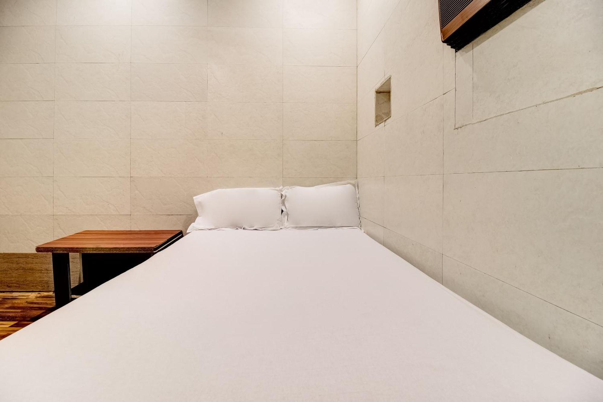 Hotel O Sargam Lodging And Boarding Ulhasnagar Bagian luar foto